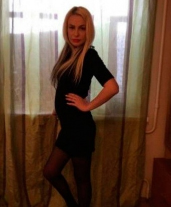 Готова добавить яркие краски в твою жизнь. 🌟 Мои услуги усложнятся тайной и неповторимостью. Разнообразие опций на выбор, чтобы удовлетворить все твои фантазии. 😏 Мои возможности безграничны, а умение создавать атмосферу уюта и релаксации поможет тебе расслабиться и забыть обо всем.
Мои отзывы говорят сами за себя. 🌟 Клиенты отмечают мою индивидуальность и теплоту, которую я привношу во время встречи. Я стараюсь создавать атмосферу, чтобы ты почувствовал себя особенным и желанным. 💖
А еще, у меня есть несколько прекрасных фото, чтобы ты мог оценить мою внешность и обаяние. Не теряй времени - позвони мне и дай себе возможность окунуться в мир наслаждения и страсти! 💋 9564, 38 лет